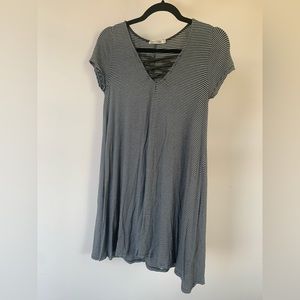 HEART & HIPS ARMY GREEN & WHITE STRIPED TEE DRESS IN SIZE SMALL